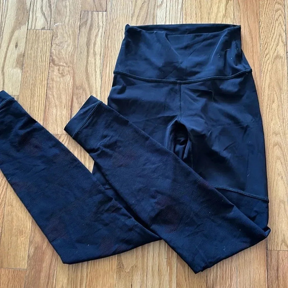 Lululemon sz 4 Sheer Will High-Rise Tight 28" *Camo
Black great pre owned cond - Picture 4 of 16